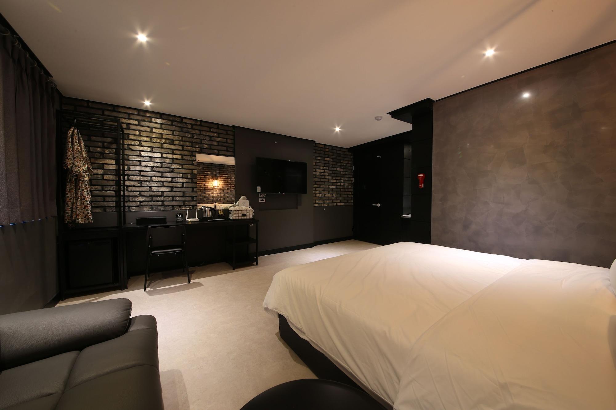 Almond Hotel Gupo Station Busan Exterior foto