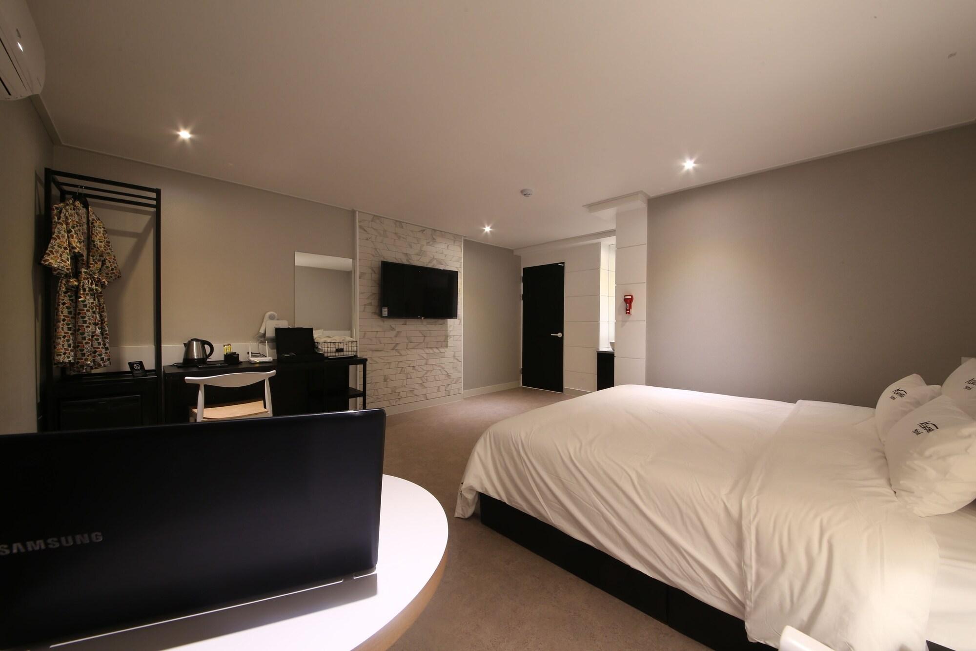 Almond Hotel Gupo Station Busan Exterior foto