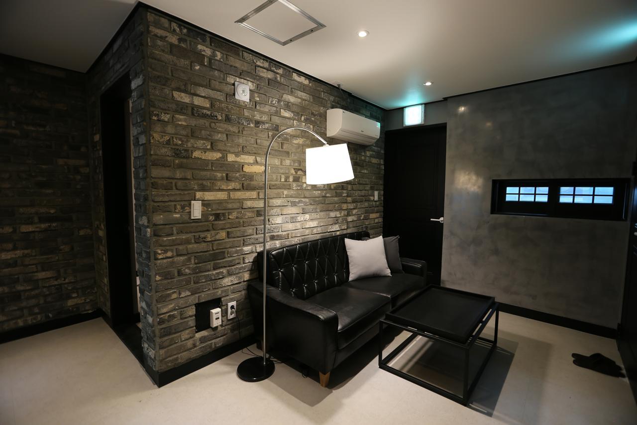 Almond Hotel Gupo Station Busan Exterior foto