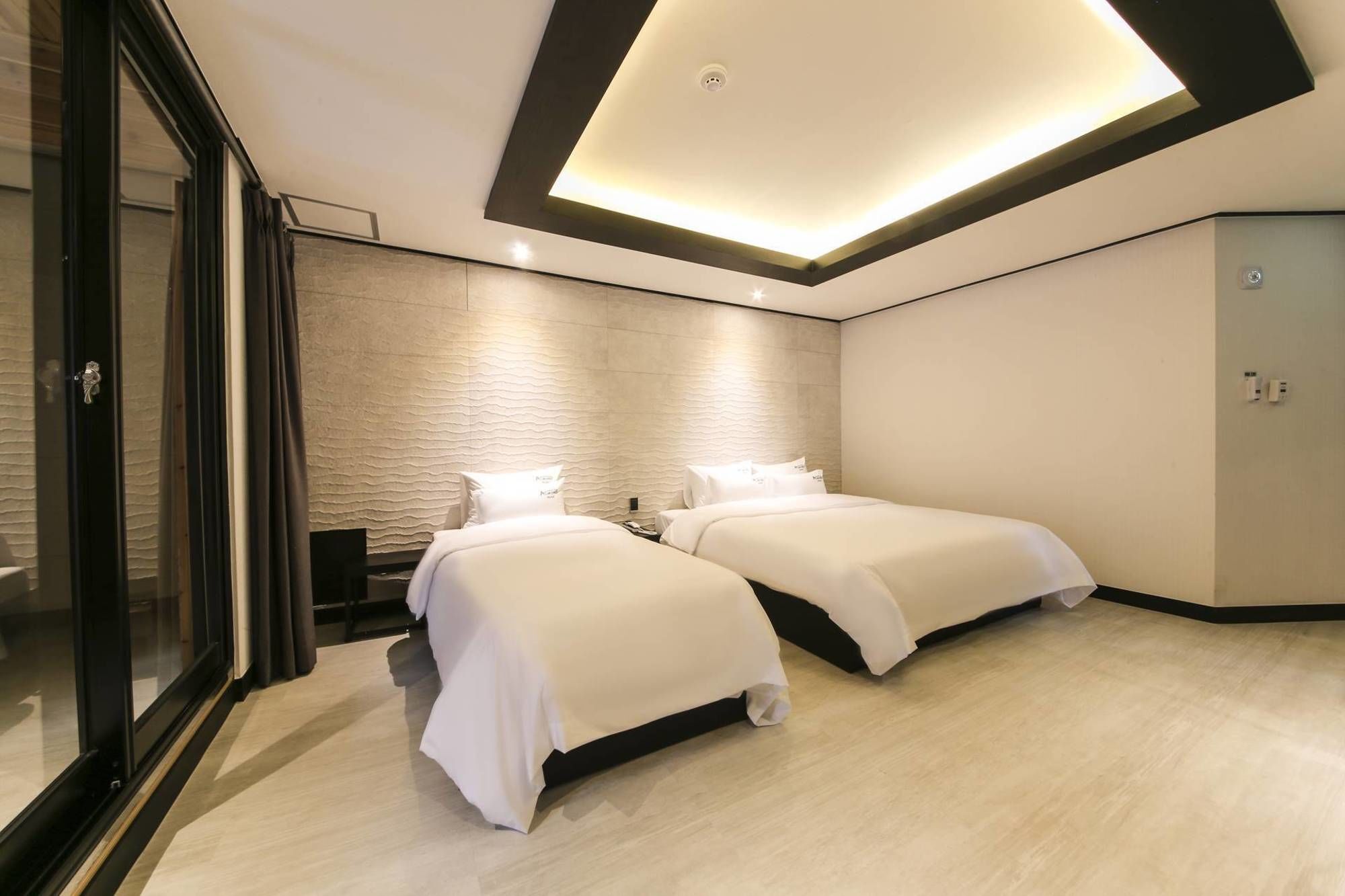Almond Hotel Gupo Station Busan Exterior foto