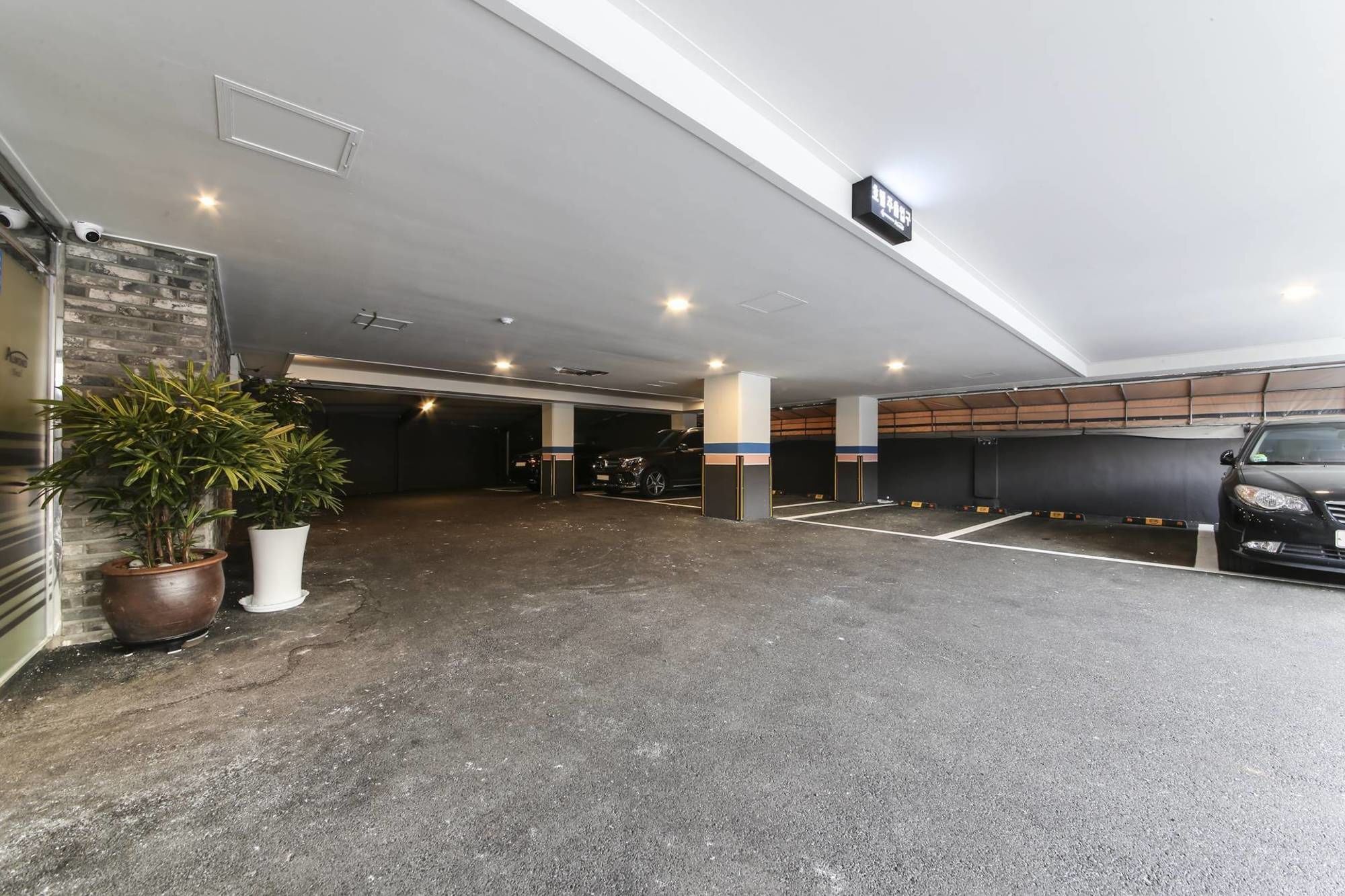 Almond Hotel Gupo Station Busan Exterior foto